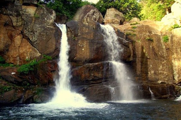 Shenbagadevi-falls-Courtallam